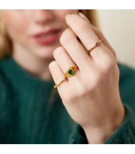 Zilverkleurige ring met drie zwarte zirkoonsteentjes (16)