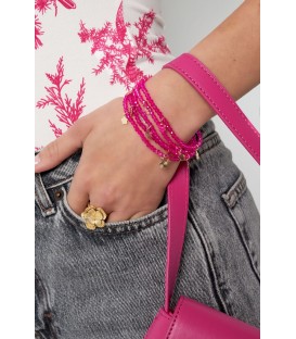 Licht blauwe armband met bloemen bedels en meerdere strengen